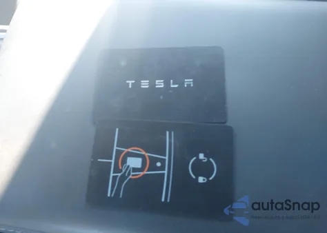 2025 Tesla Model Y Long Range Dual Motor Rear-Wheel Drive from USA, damaged, VIN 7SAYGDED4SA357882